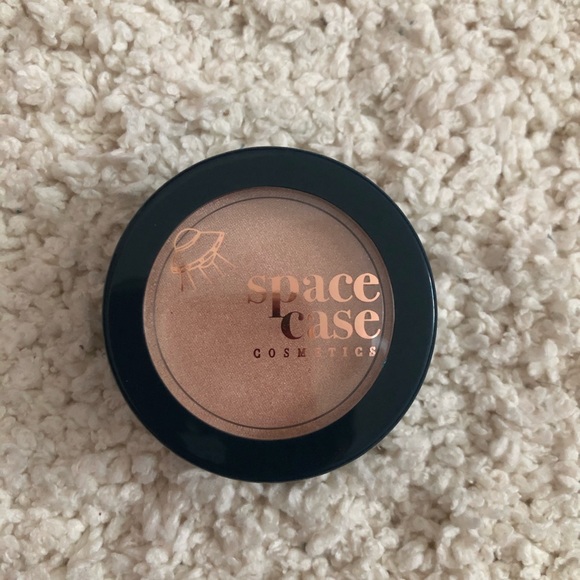 NEW Space Case Cosmetics Highlighter 1B - Picture 2 of 4
